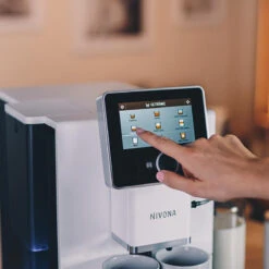 NICR 965 CafeRomatica -Kaffeemaschinenserien Geschäft 105381 105381 nivona caferomatica nicr 965 whiteline chrom 4