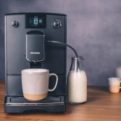 NICR 690 CafeRomatica -Kaffeemaschinenserien Geschäft 105382 105382 nivona caferomatica nicr 690 matt schwarz chrom 3